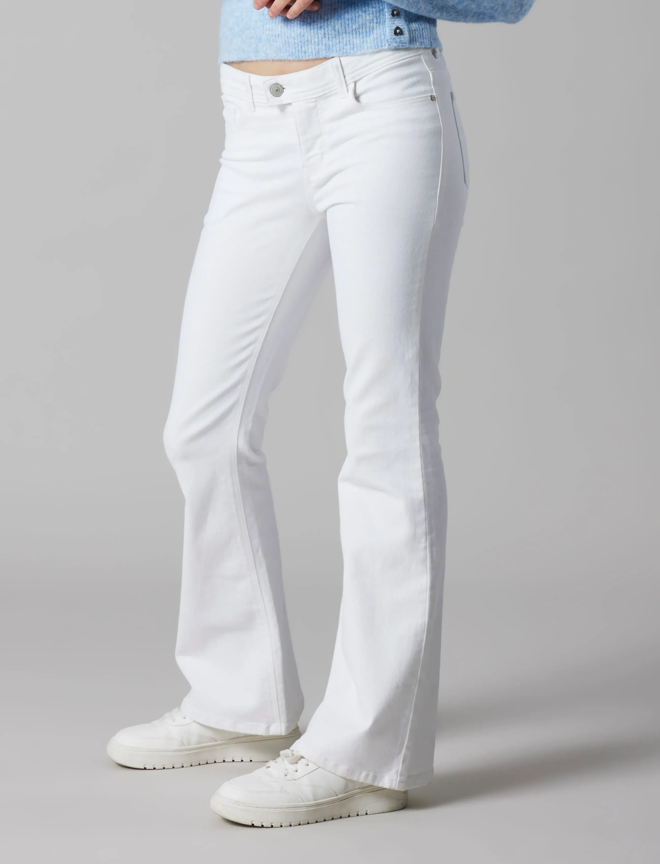 LMTD - NLFBICE TWI LW S FLARED PANT - bootcut jeans - bright white - 3