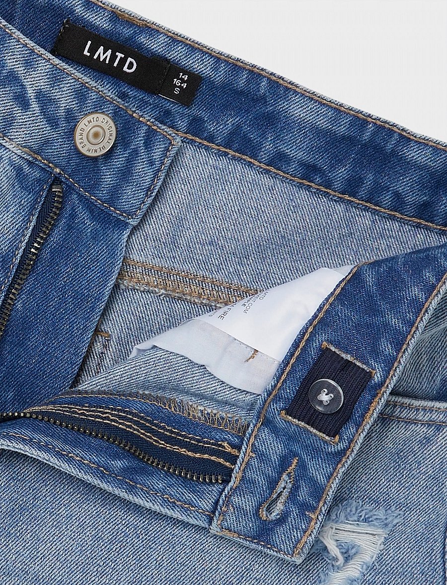 LMTD - NLFBIRM DNM NW MOM LC SHORTS NOOS - jeansshorts - light blue denim - 2