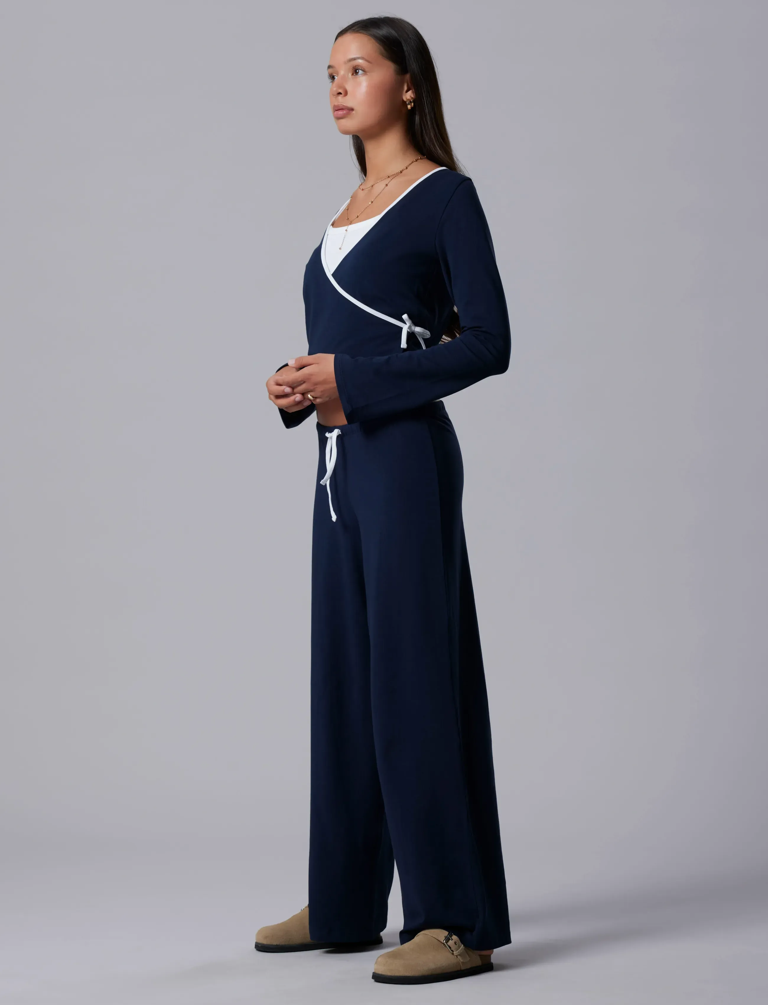 LMTD - NLFBENEDICTE CON LW WIDE PANT - bukser - dark sapphire - 4
