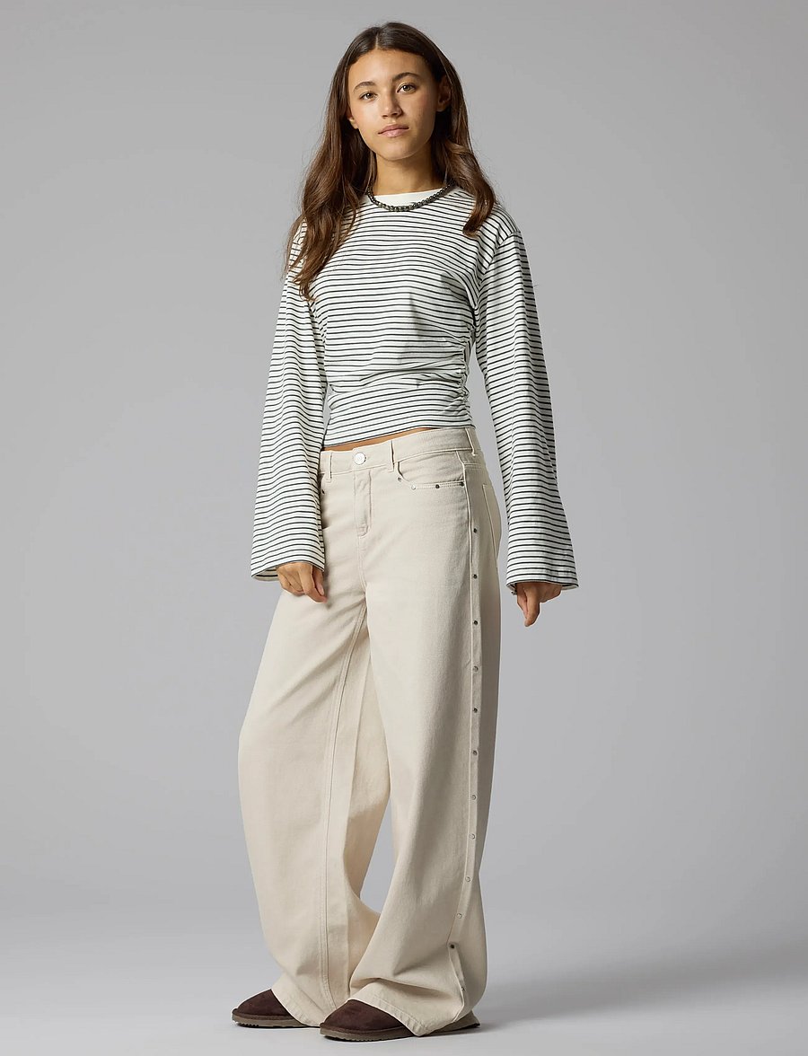LMTD - NLFNOVEGAT LS SHORT RUCHED TOP - långärmade t-shirts - dark shadow - 2