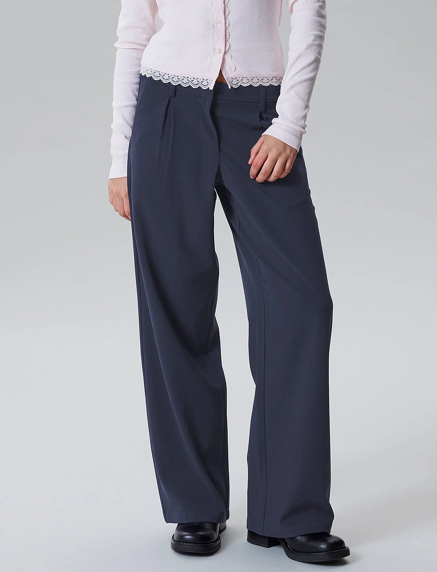 LMTD - NLFLUIS NW PLEAT WIDE PANT NOOS - bukser - dark sapphire - 4