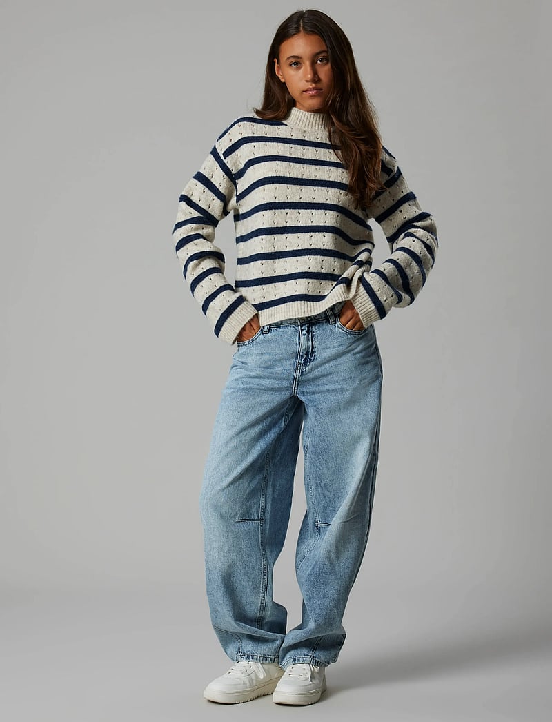 LMTD - NLFNAMELYS LS SHORT TURTLENECK KNIT - pullover - navy blazer - 4
