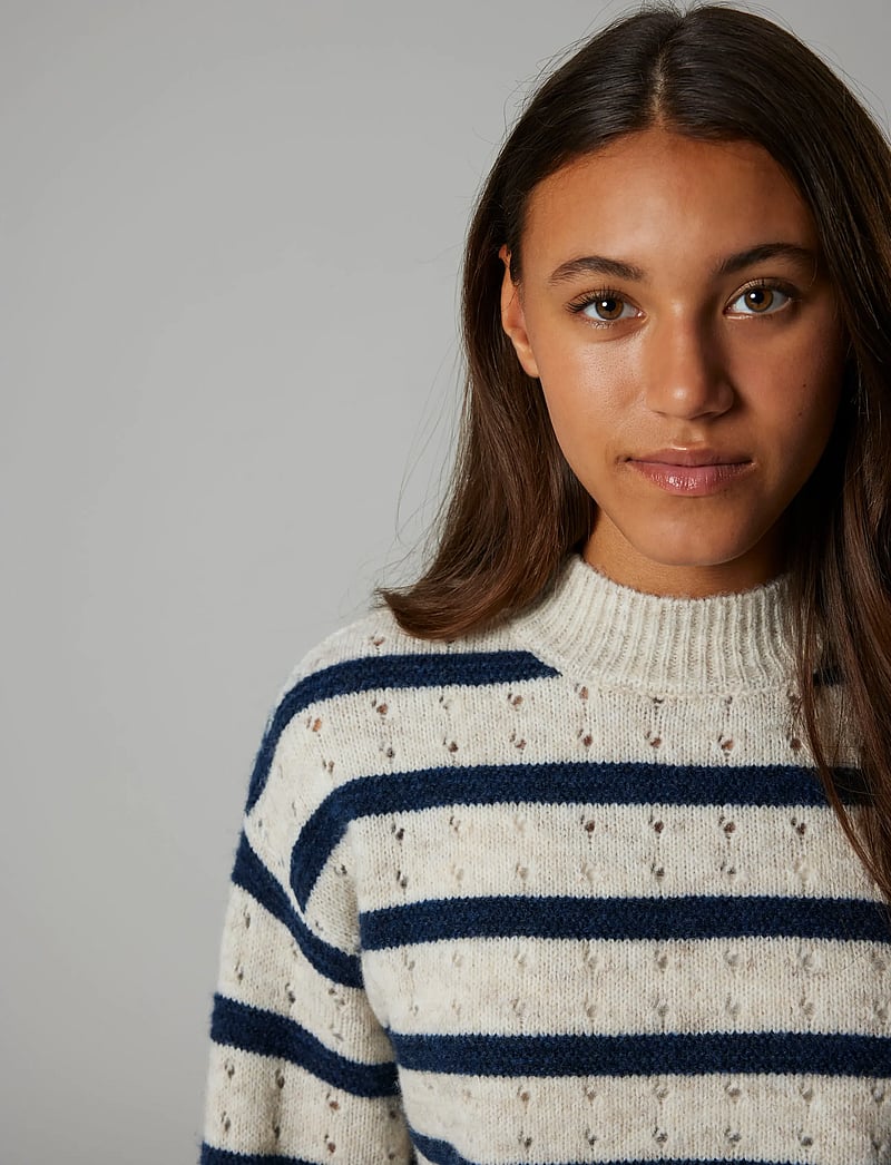LMTD - NLFNAMELYS LS SHORT TURTLENECK KNIT - pullover - navy blazer - 5