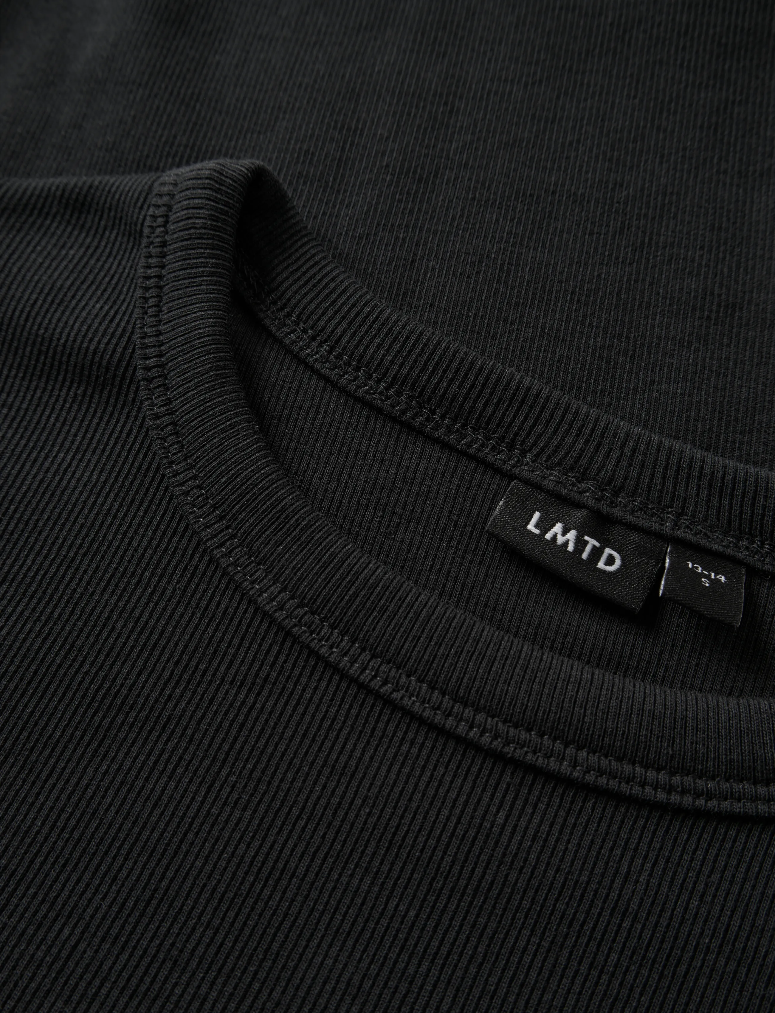 LMTD - NLFNINAJA LS CROP LACE S TOP - långärmade t-shirts - black - 3