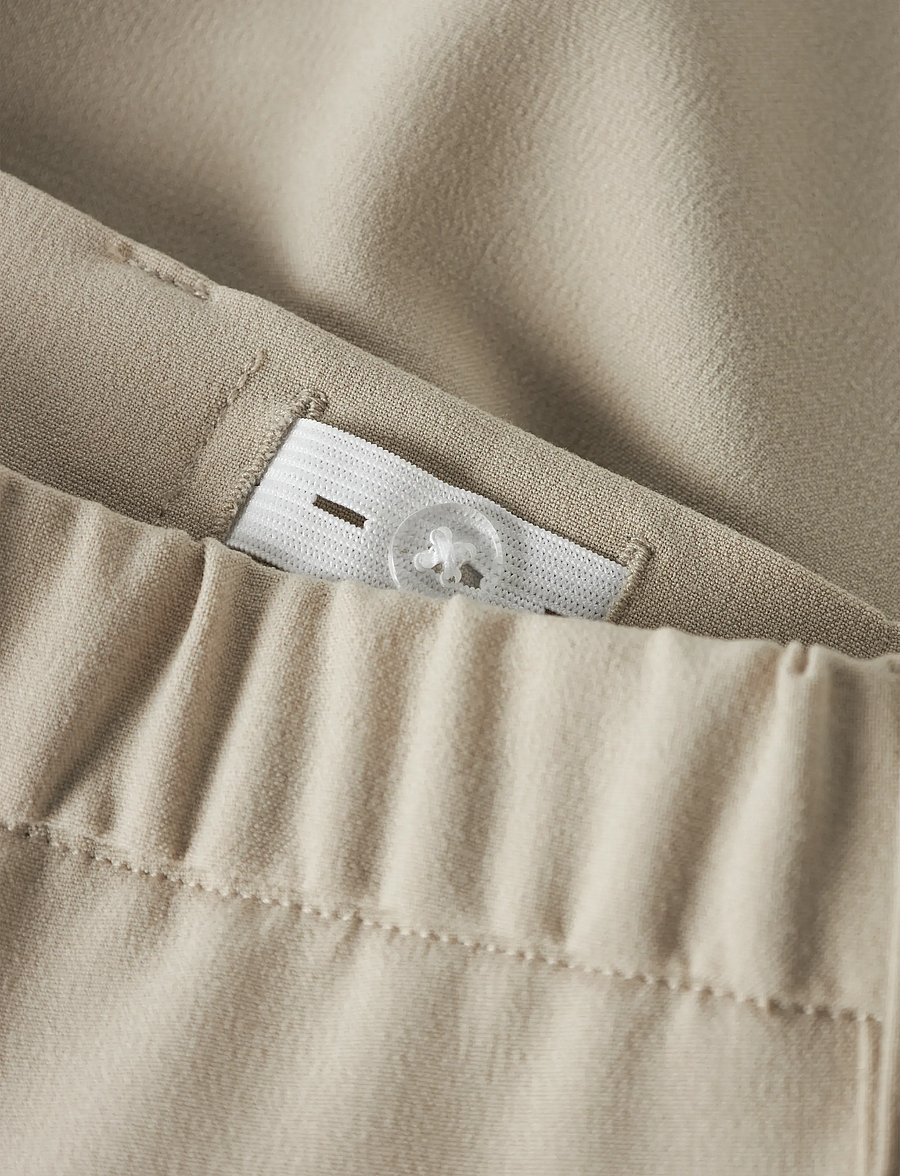 LMTD - NLFLUIS NW PLEAT KNICKERS - chino lühikesed püksid - white pepper - 5