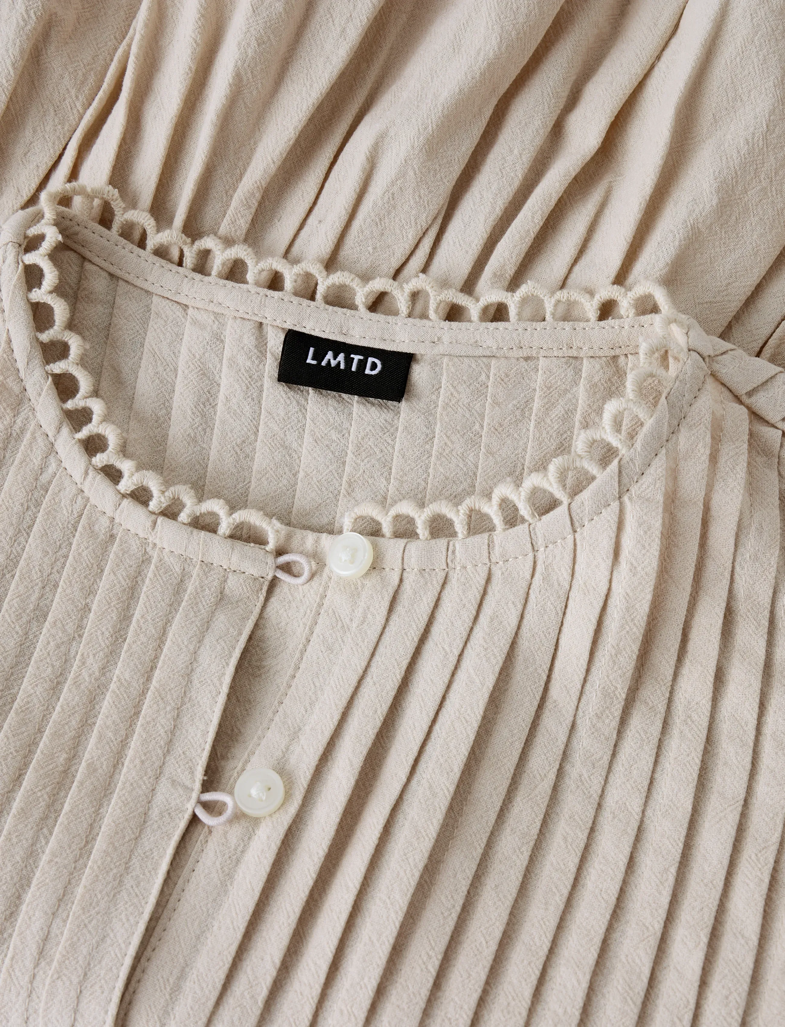 LMTD - NLFLOSTA SL SHORT SHIRT - blūzes un tunikas - white pepper - 4