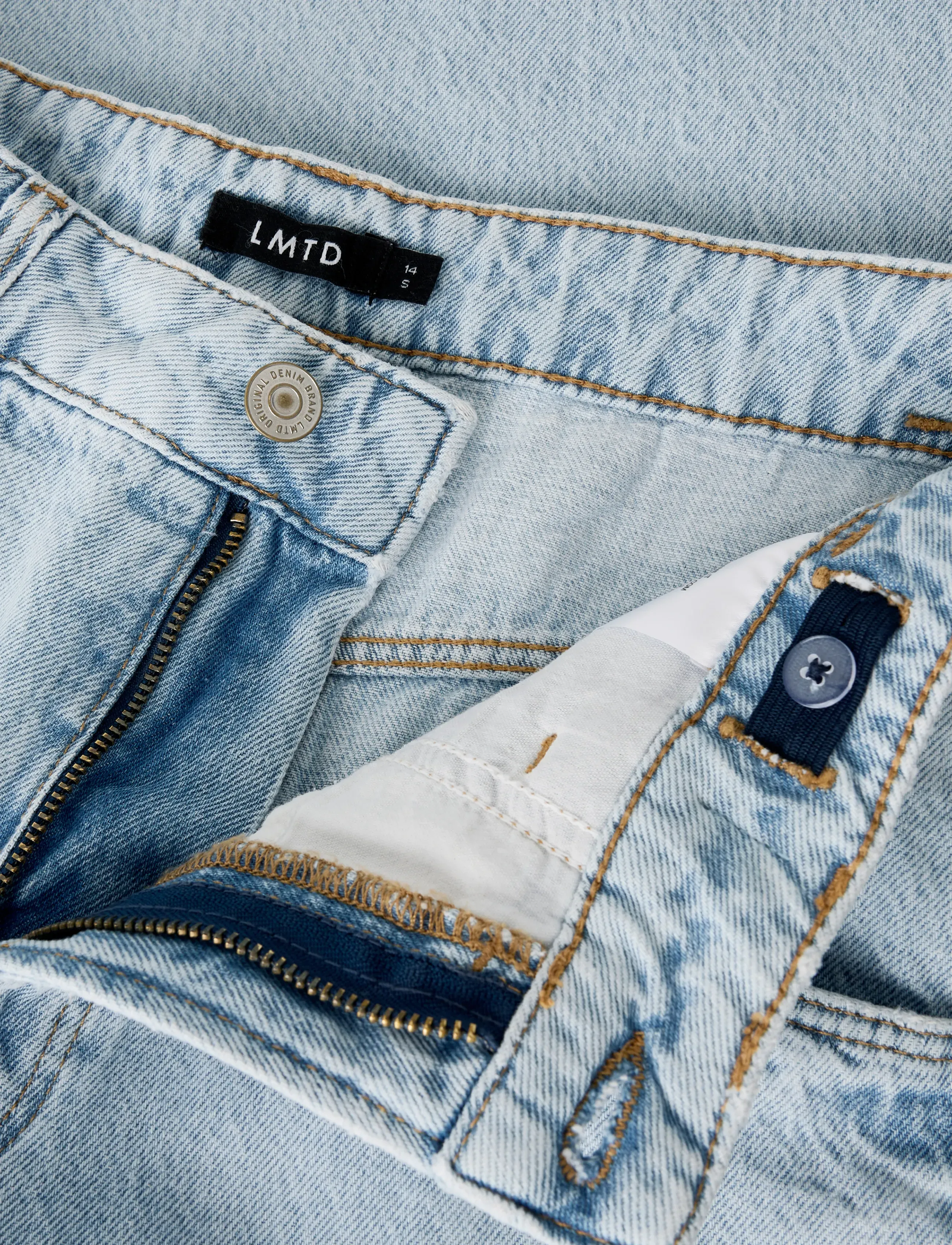 LMTD - NLNBIRM DNM SKATE LOOSE PANT - alt laienevad teksad - light blue bleached denim - 5