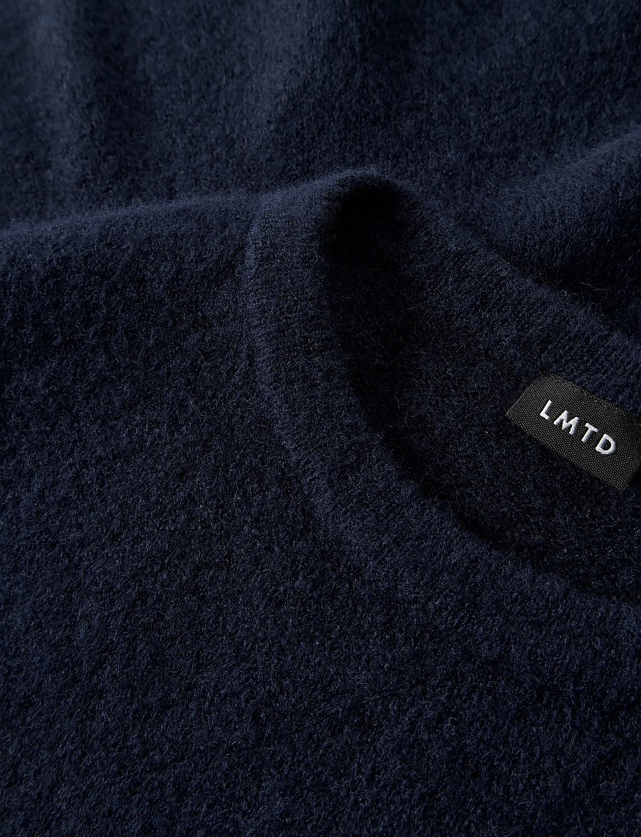 LMTD - NLFLODET SS SHORT PEBLUM KNIT - dark sapphire - 4