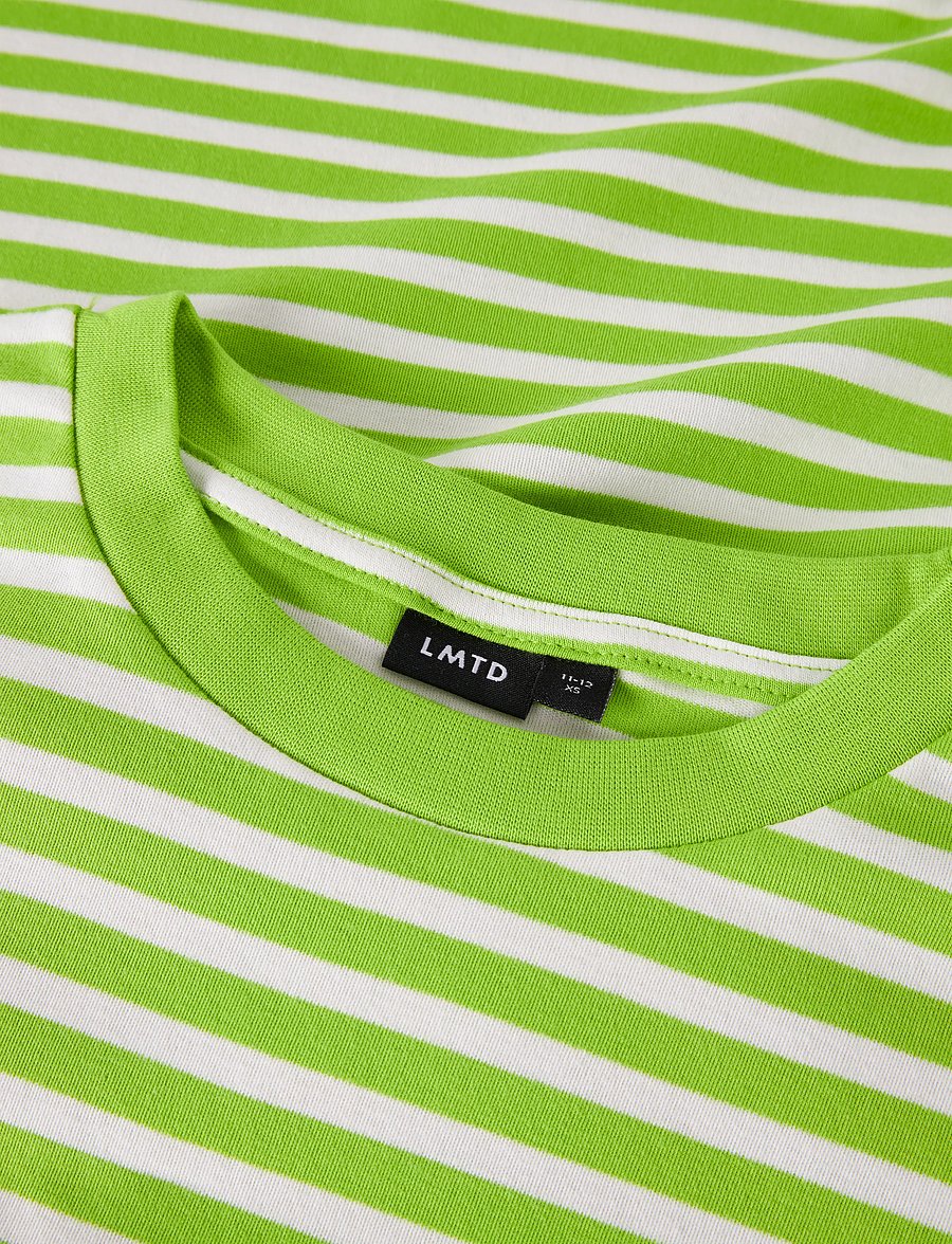 LMTD - NLFRAIN SS RLX TOP - kortärmade t-shirts - lime green - 2