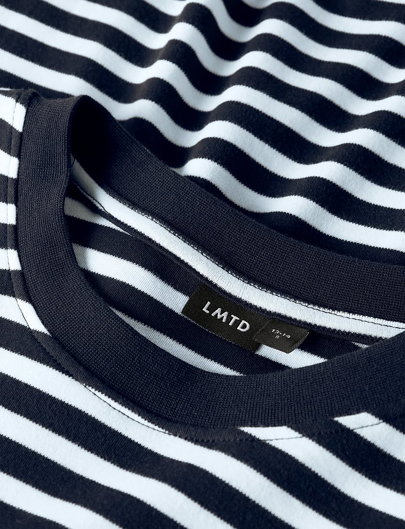 LMTD - NLNRAIN LS RLX TOP - langermede t-skjorter - navy blazer - 3