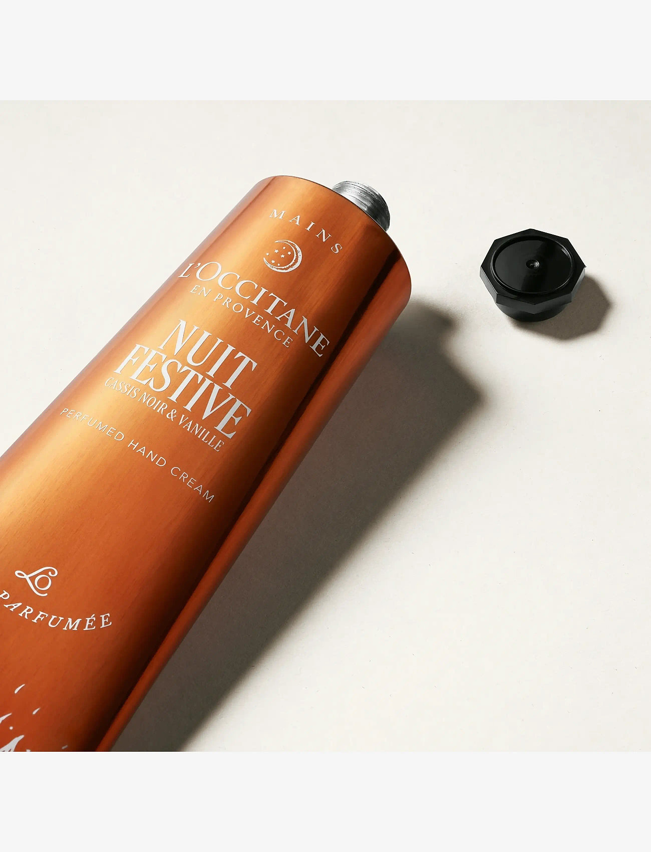 L'Occitane - Almond Nuit Festive, Hand Cream 150ml​ (Limited Edition) - no color - 1