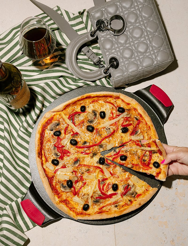 Lodge - Pizza sten med silkion handtag - pitsatarbed - black - 0