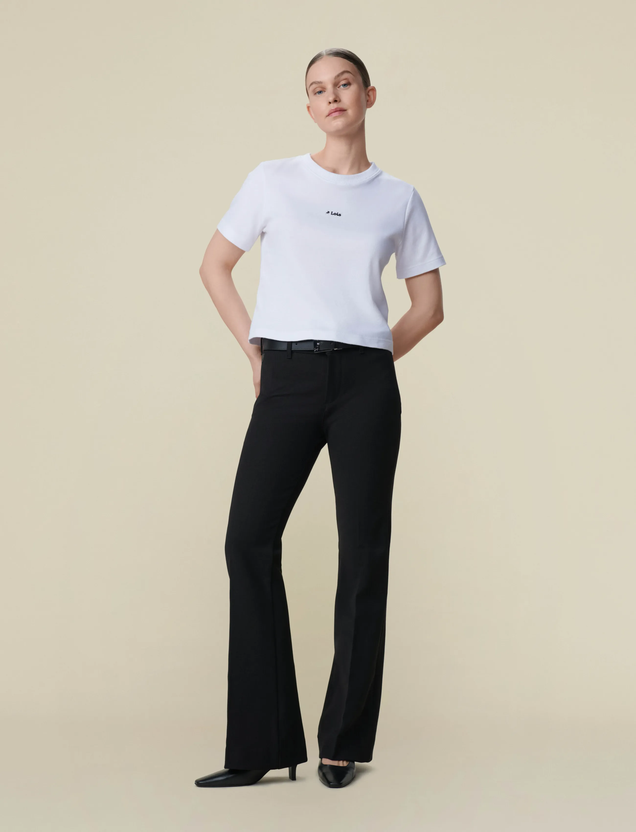Lois Jeans Cherry Tee - T-shirts & Toppe - 7422 LOIS CENTER - 01 WHITE - BLACK LOGO / white