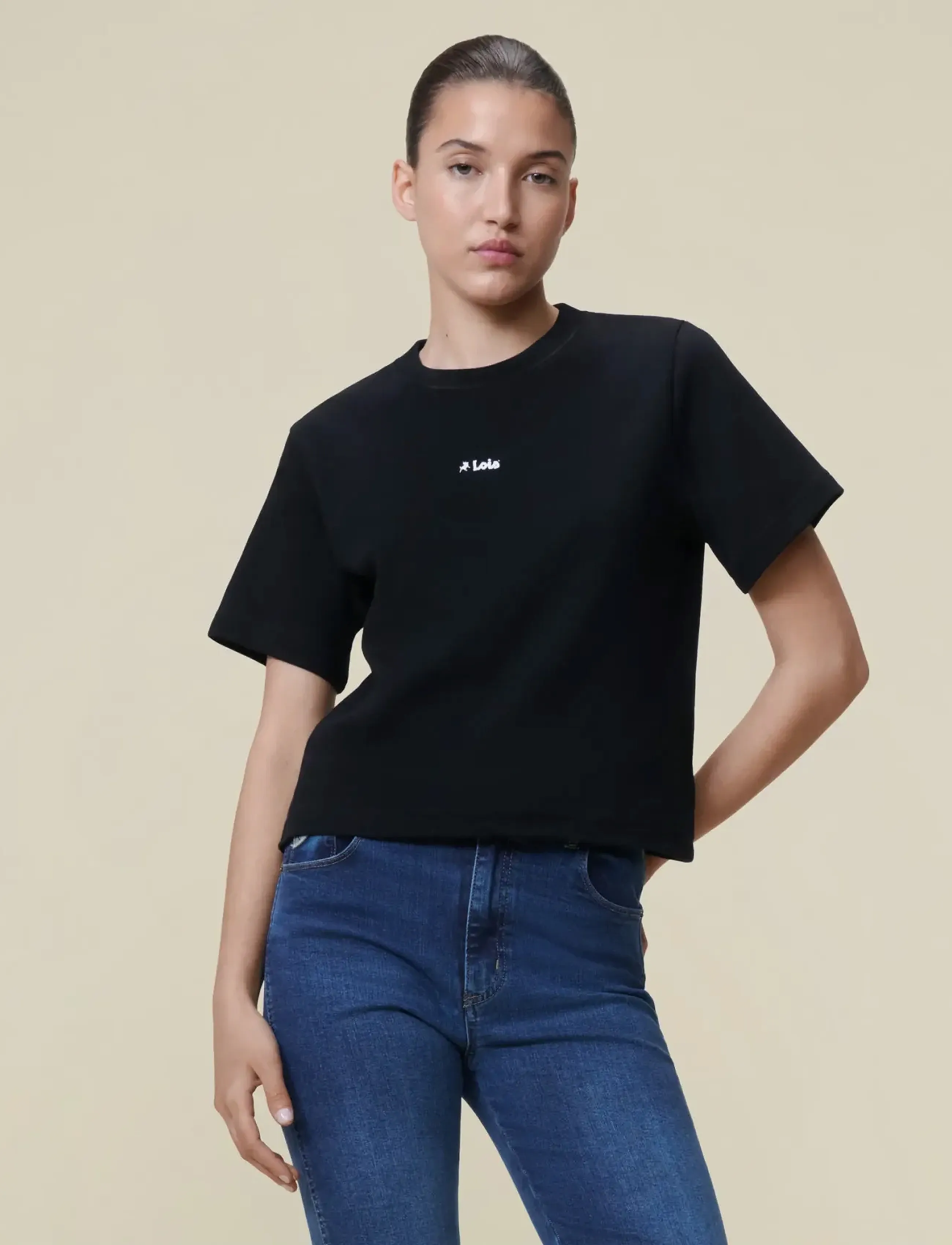 Lois Jeans - Cherry Tee - t-särgid - 7431 lois center - 99 black - white logo - 3