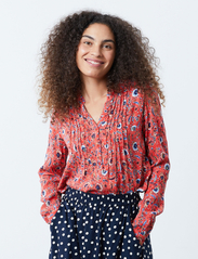 Lollys Laundry - Helena Shirt - langærmede bluser - 74 flower print - 2