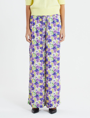 Lollys Laundry - Liam Pants - naised - flower print - 3