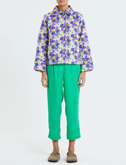 Lollys Laundry - Viola quiltet Jacket - forårsjakker - flower print - 2