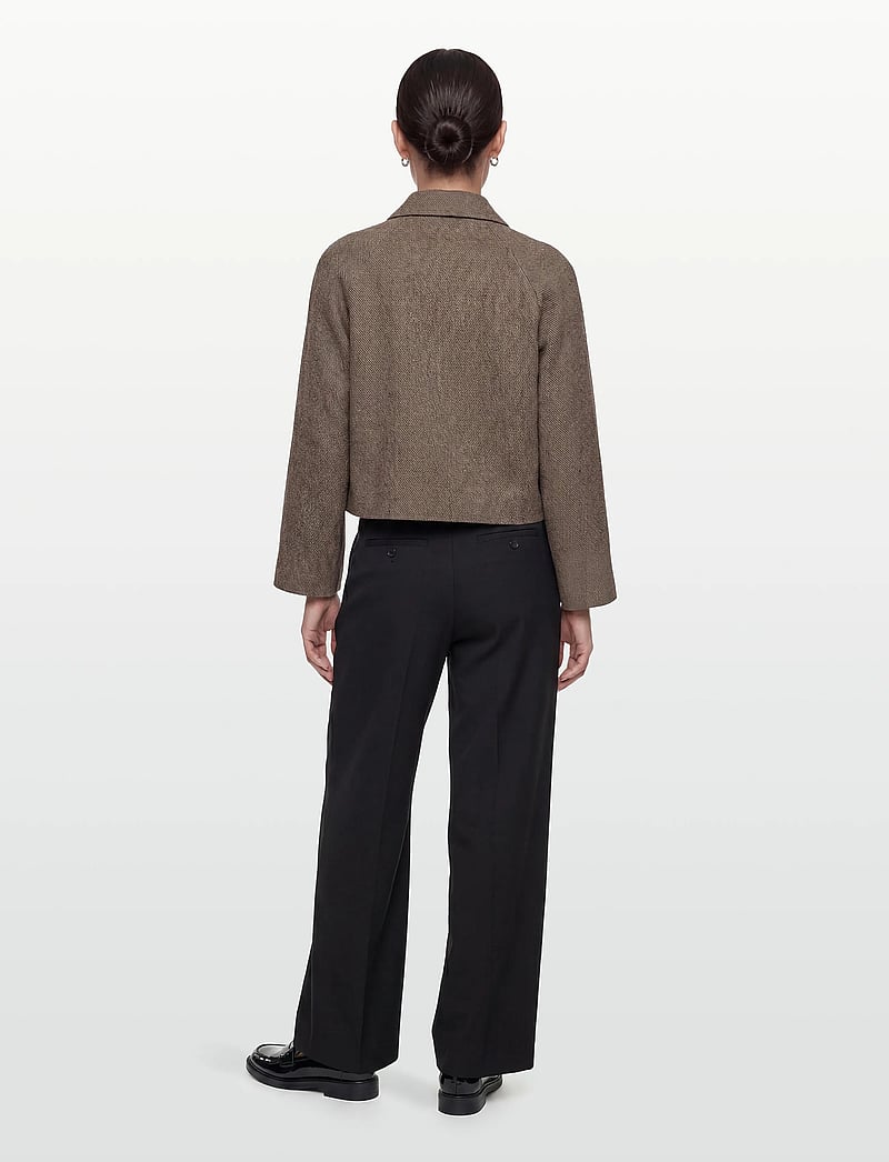 Lollys Laundry - AmiriLL Short Jacket LS - korta kavajer - dark mokka - 4