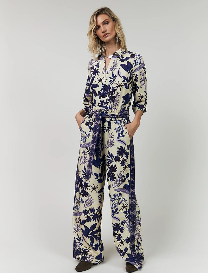 Lollys Laundry - VickyLL Pants - laia säärega püksid - flower print - 0