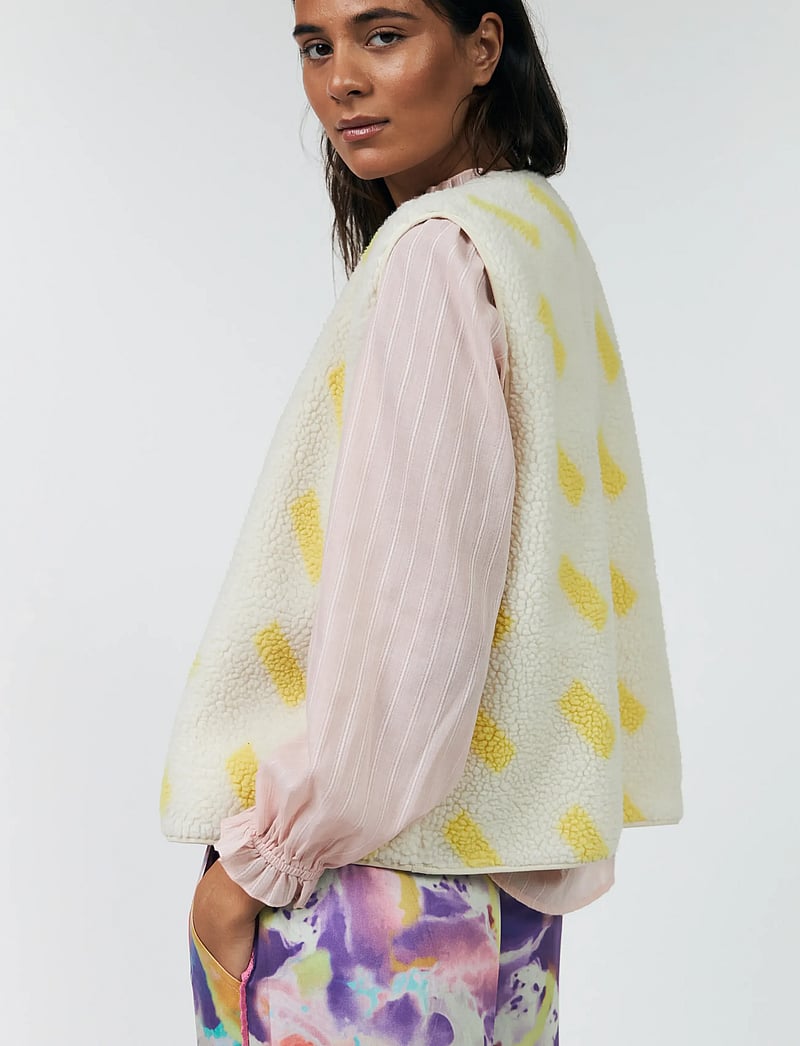 Lollys Laundry - JaceLL Vest SL - fleece- og teddyveste - light yellow - 4