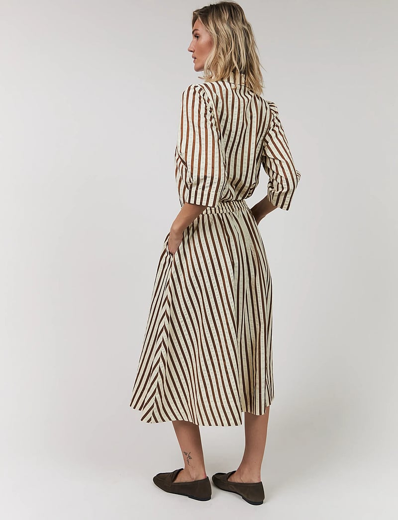 Lollys Laundry - BristolLL Midi Skirt - midiseelikud - dark mokka - 3