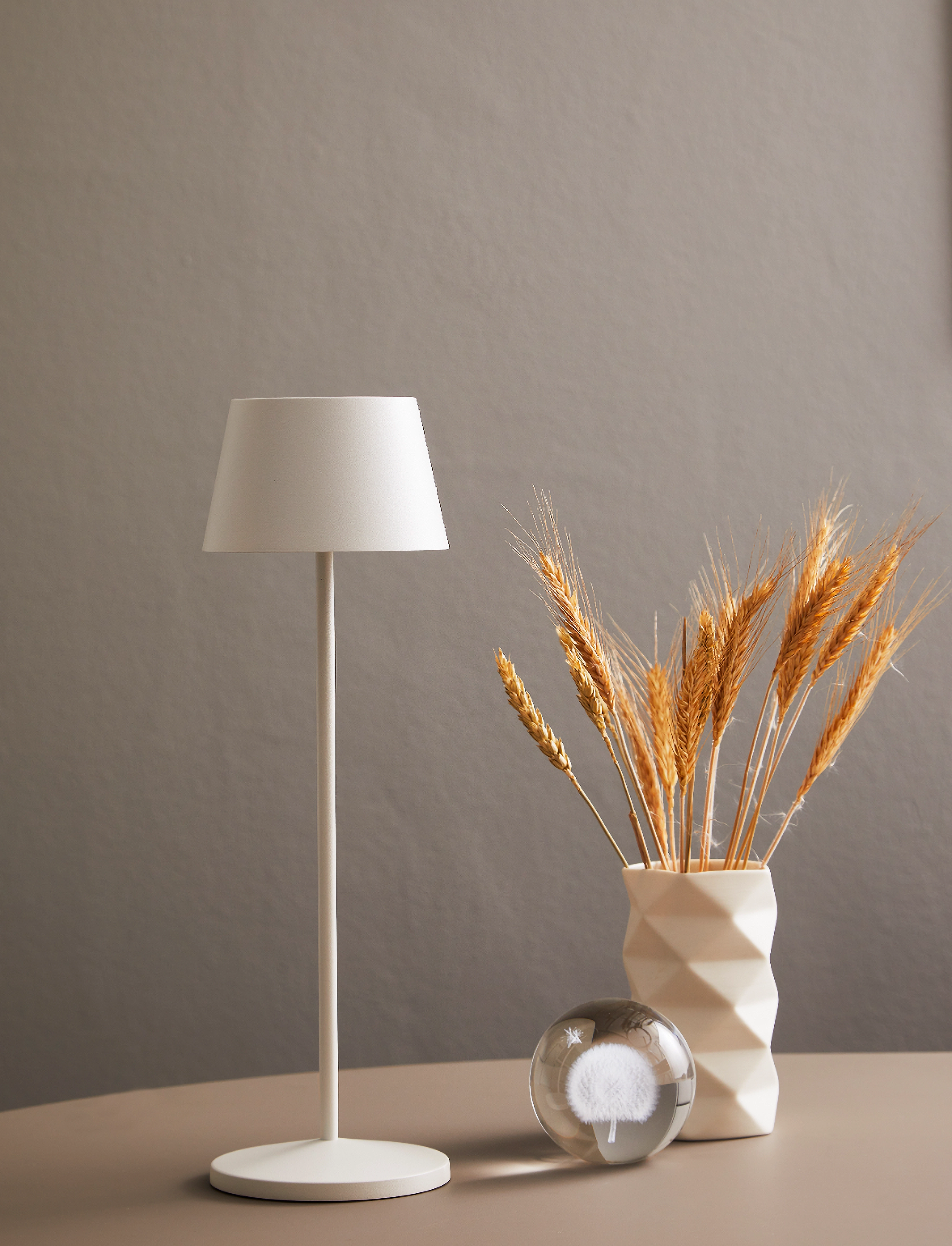 LOOM design Modi Table, One Size, Lamps, Weiß - Table Homeware