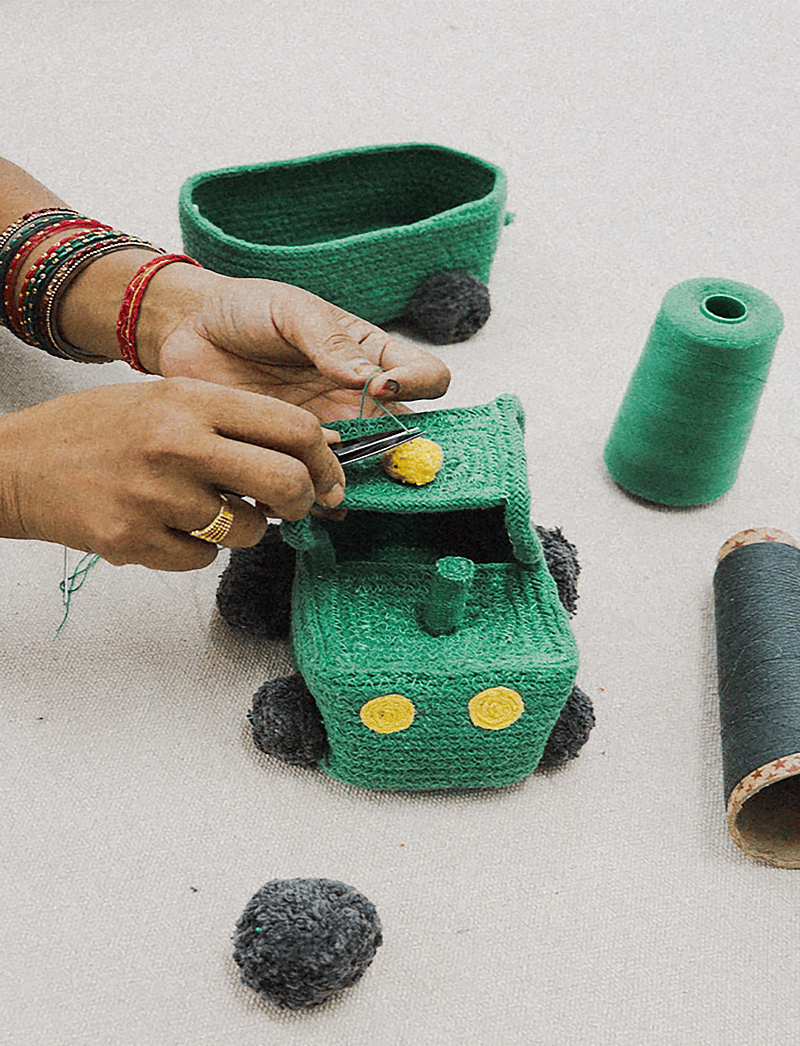 Lorena Canals - Basket Tractor - aufbewahrungskörbe - dark grey, mustard, monstera green - 2