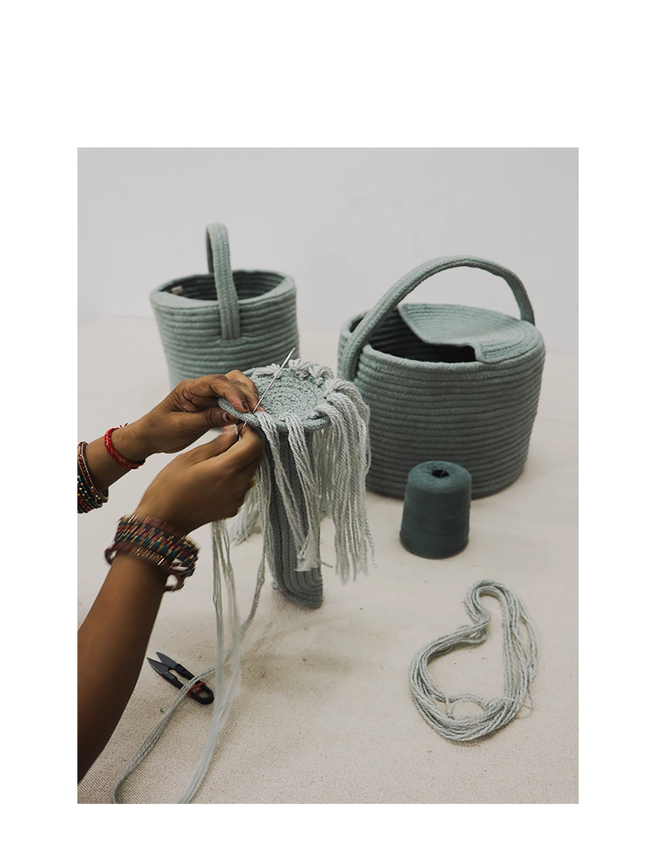 Lorena Canals - Basket Water Can - förvaringskorgar - vintage blue - 5