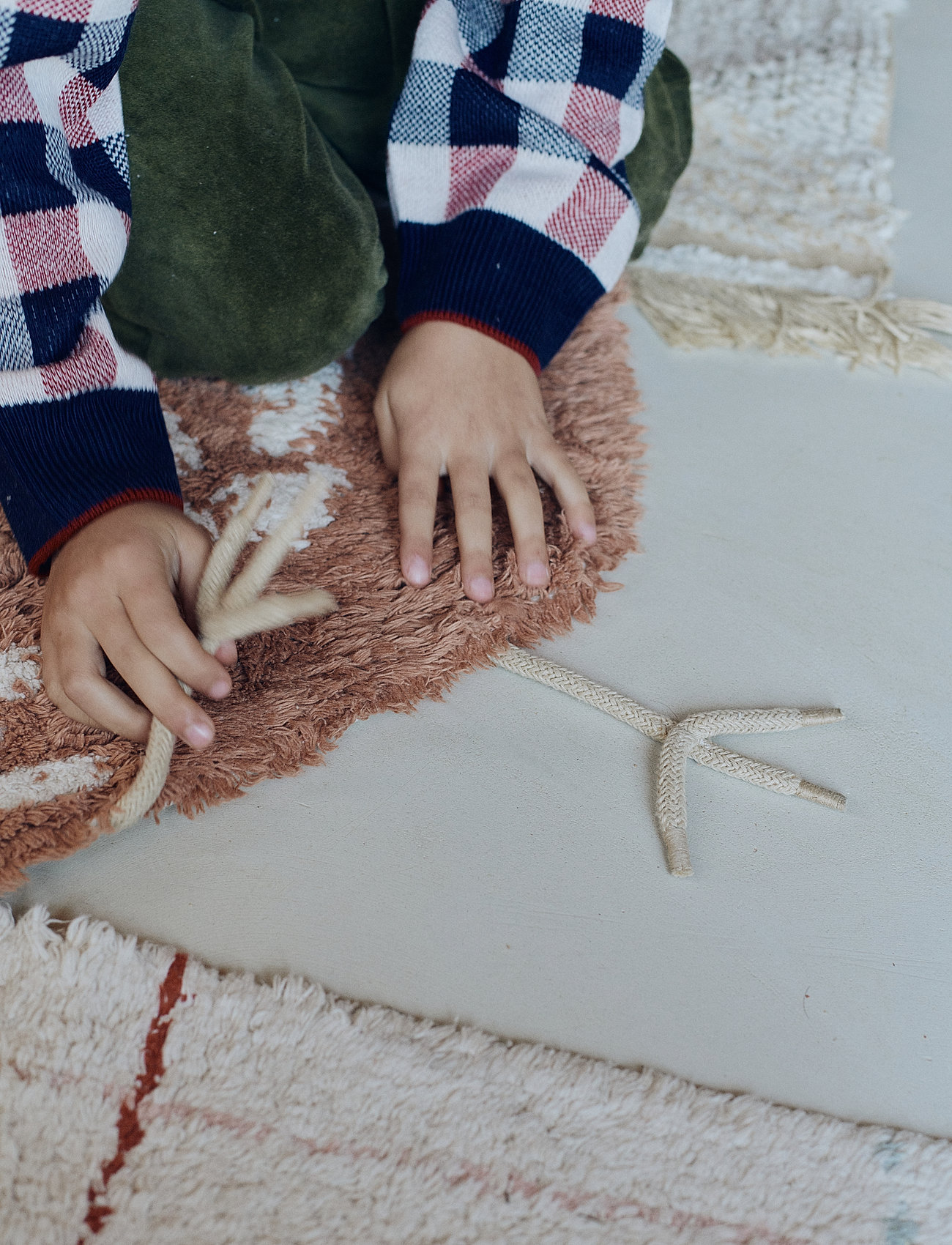 Lorena Canals - Washable rug Chicken - asymmetric rugs - natural, chestnut, light honey, red, terracotta - 4