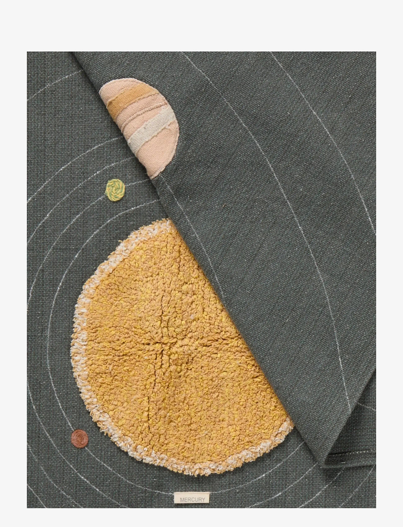 Lorena Canals - Wall Hanger Solar System - rektangulære tæpper - trazo green, dark grey, chestnut, az. yellow, green, petrolium, red, white, coffee, anil blue, elect - 1