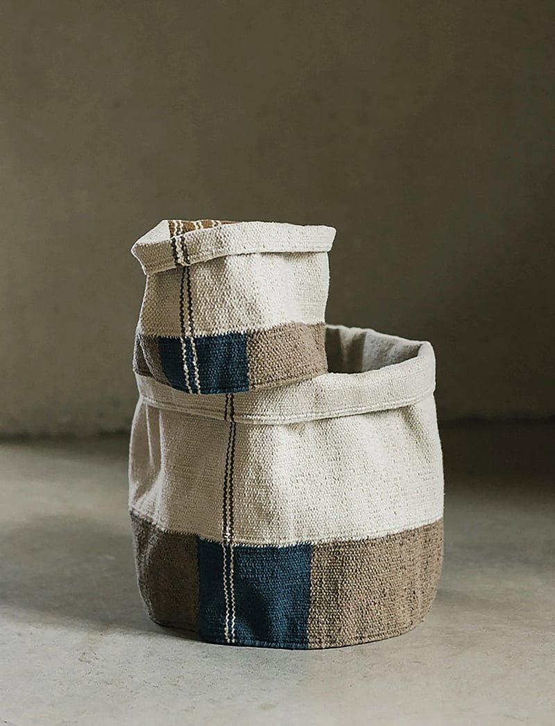 Lorena Canals - Handloom Mini Basket Nopal - opbevaringskurve - rugcycled , ochre , patriot blue , anil , soil brown , natural - 3