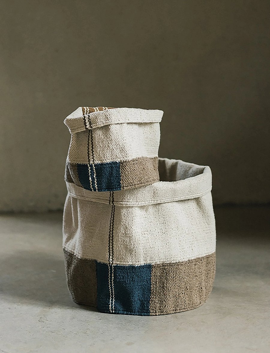 Lorena Canals - Handloom Mini Basket Nopal - hoiukorvid - rugcycled , ochre , patriot blue , anil , soil brown , natural - 3