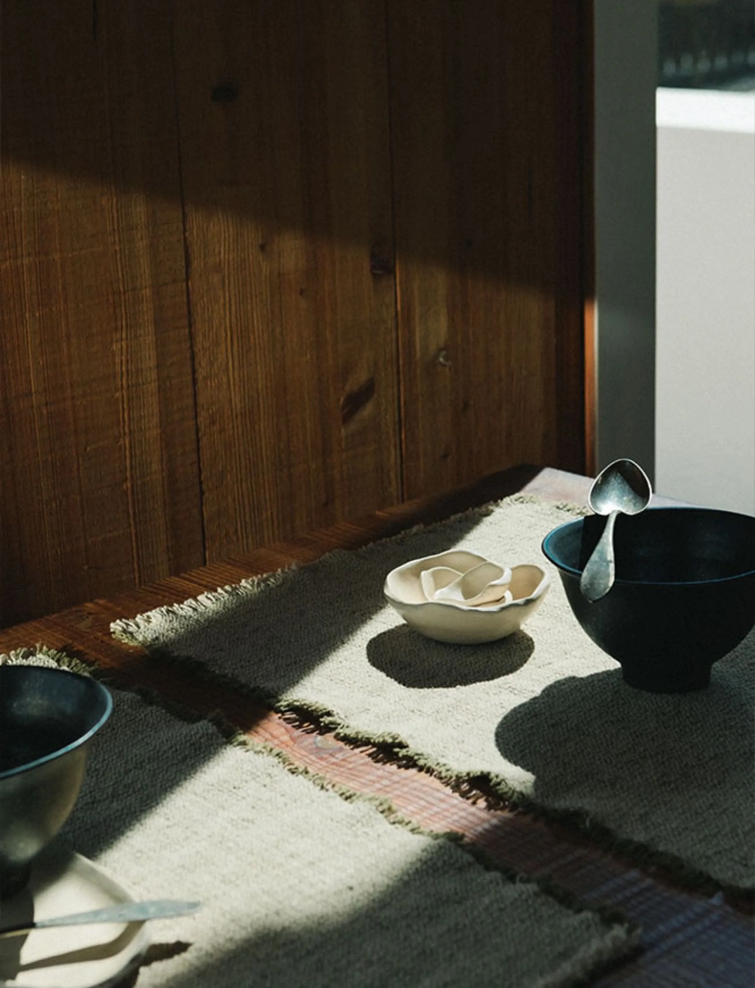 Lorena Canals - Handloom Placemats Natural and Kaki  (Set of 2) - stalo kilimėliai ir padėkliukai - natural and kaki - 2