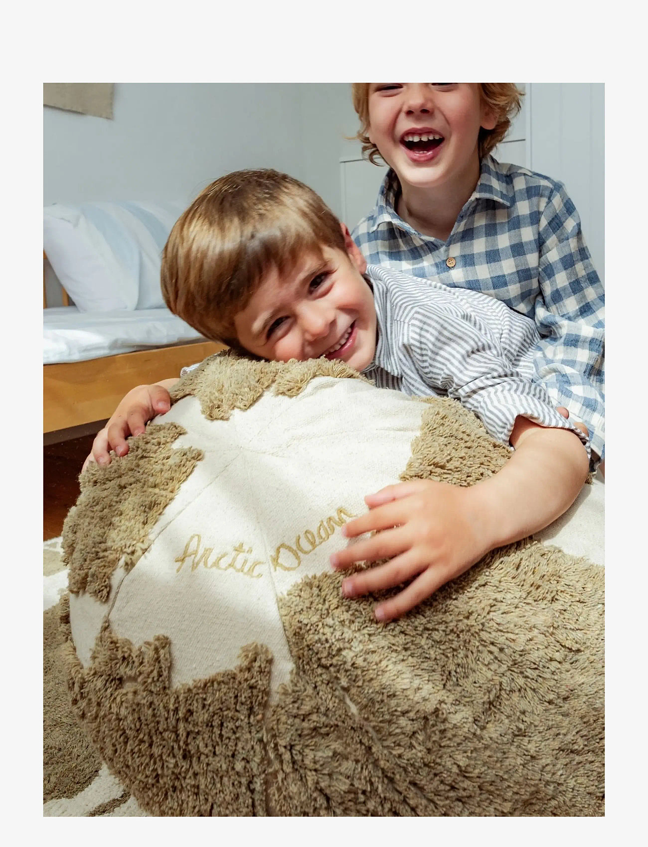 Lorena Canals - Pouf World Map Rugcycled - poufs - rugcycled, natural - 1