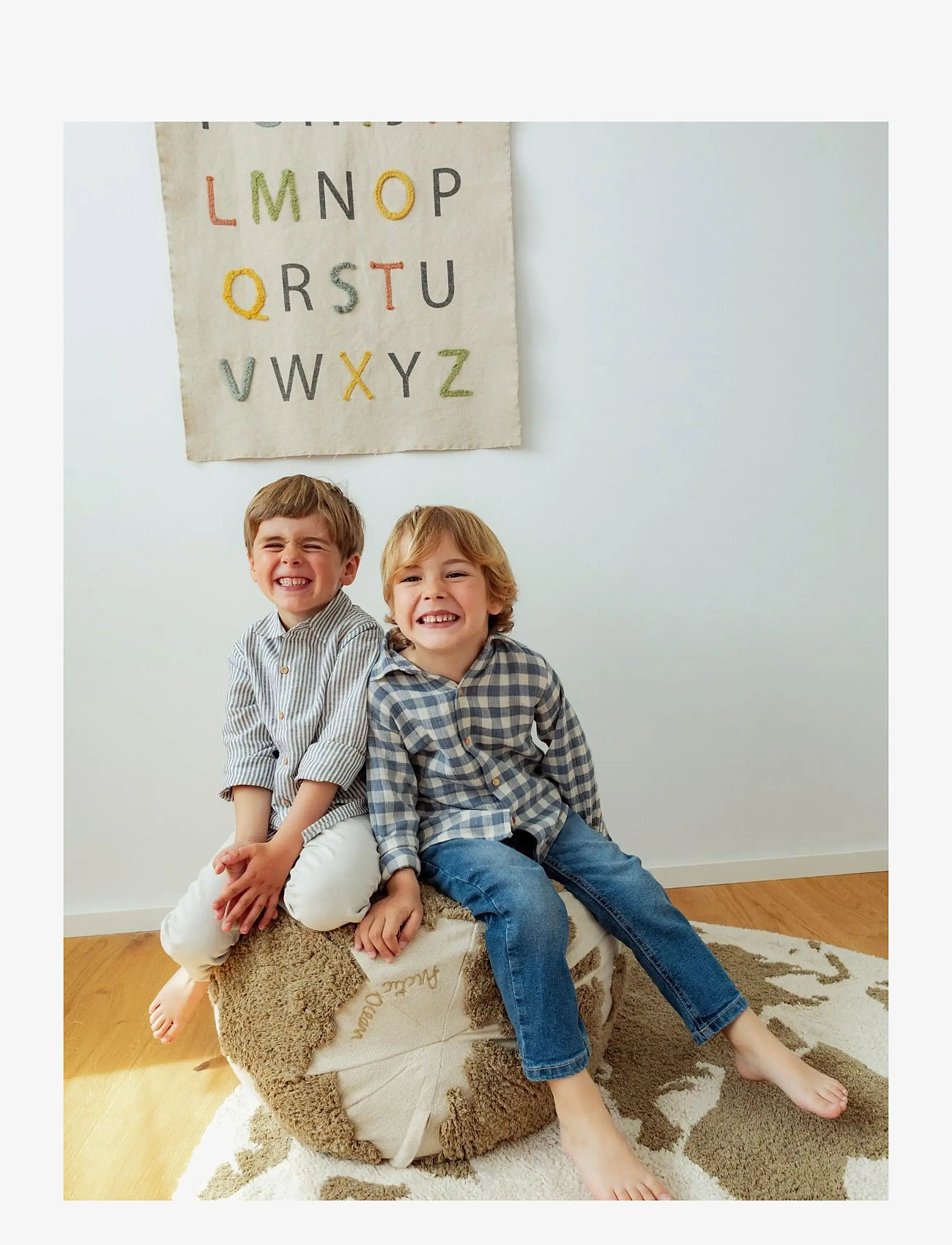 Lorena Canals - Pouf World Map Rugcycled - poufs - rugcycled, natural - 4