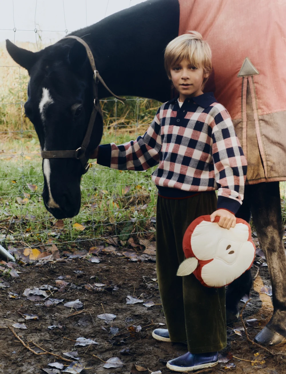 Lorena Canals - Cushion Apple - natura, red, grey - 2