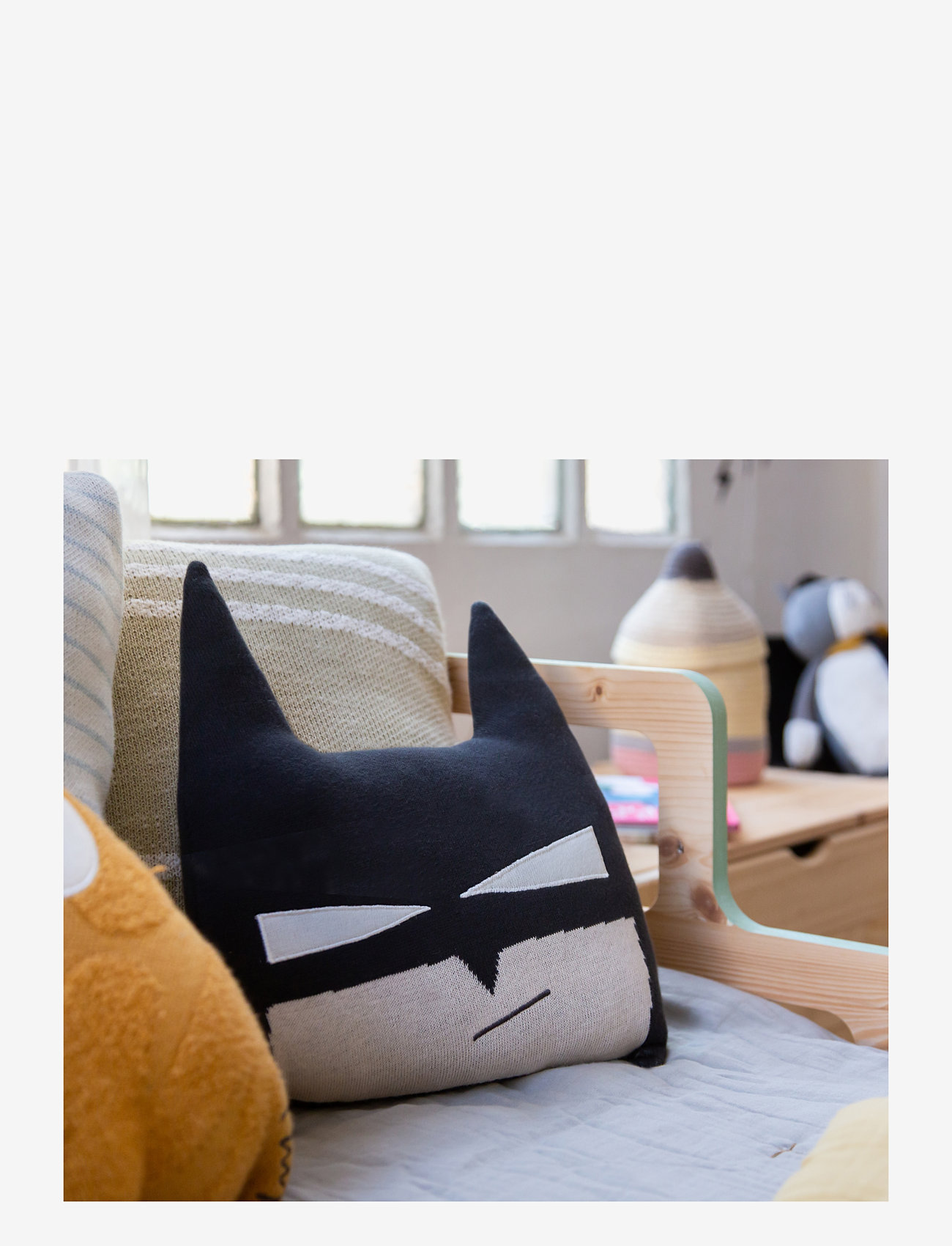 Lorena Canals - Knitted cushion BatBoy - poduszki dekoracyjne - charcoal grey - 3