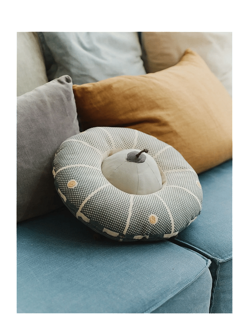 Lorena Canals - Cushion Interactive UFO - dekorative kissen - natural, dark grey, trazo green, honey, blue sage - 2