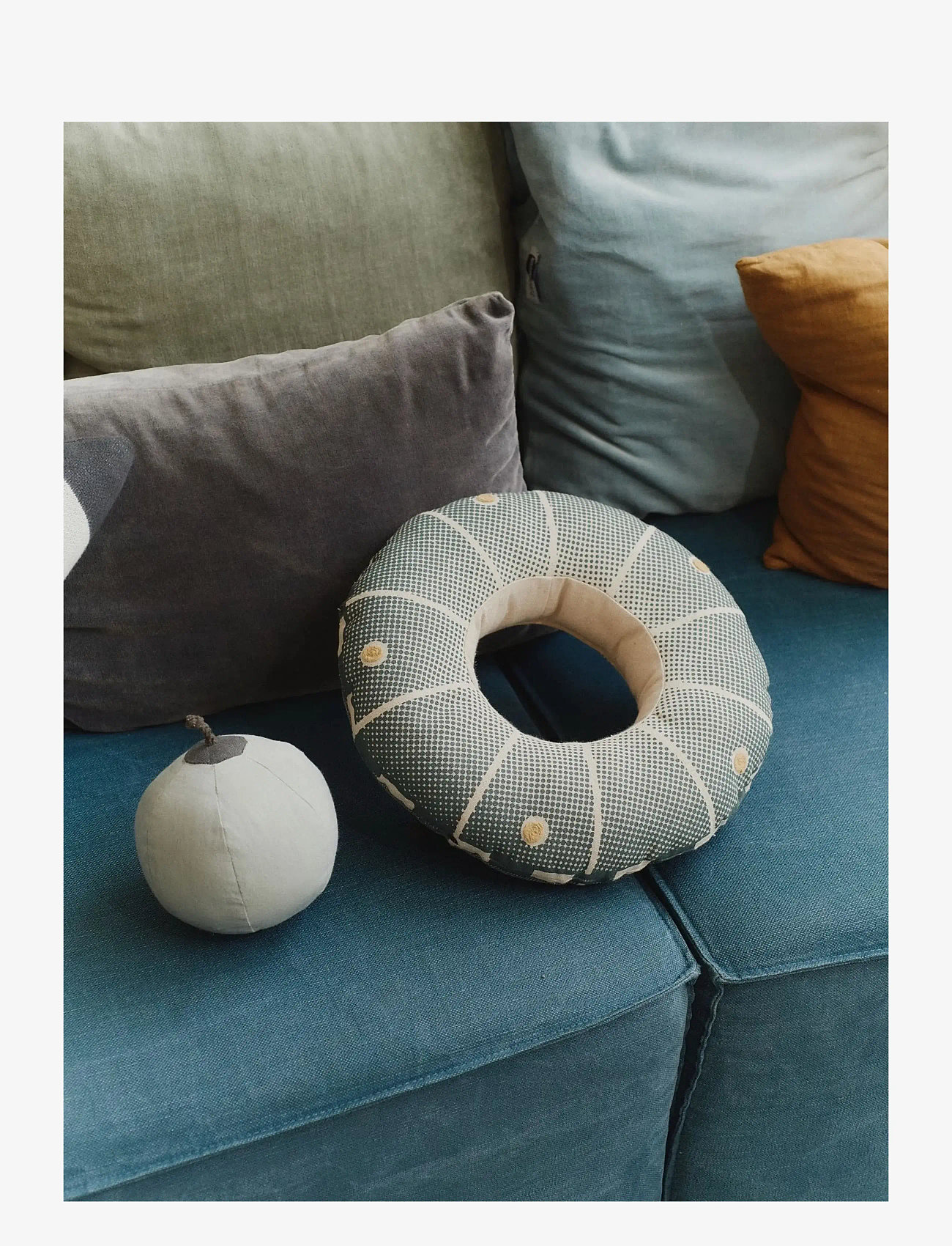 Lorena Canals - Cushion Interactive UFO - dekorative kissen - natural, dark grey, trazo green, honey, blue sage - 3