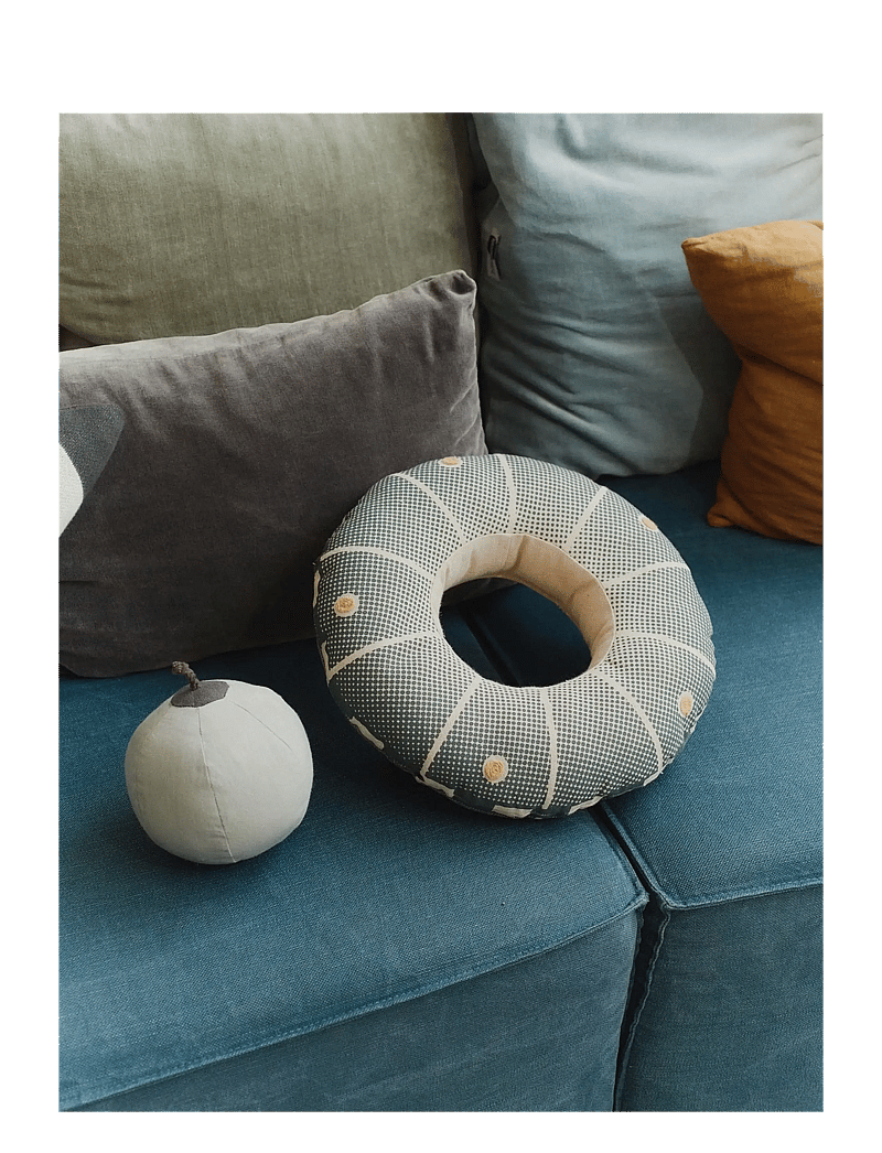 Lorena Canals - Cushion Interactive UFO - dekorative kissen - natural, dark grey, trazo green, honey, blue sage - 3