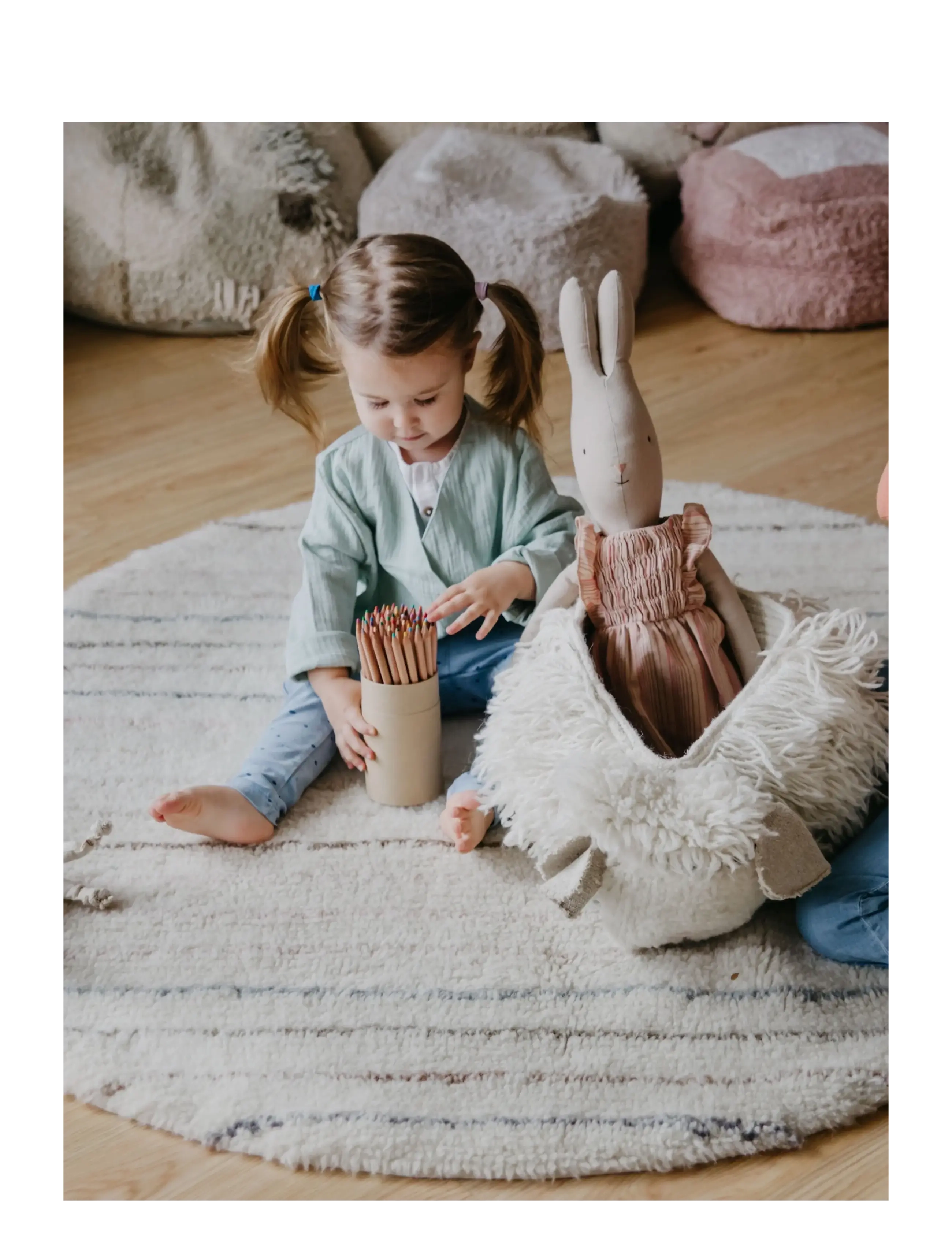 Lorena Canals - Woolable rug Arona Round - round rugs - sheep white. stripes in pink bloom, sandstone, smoke blue, misty rose, etc. - 3