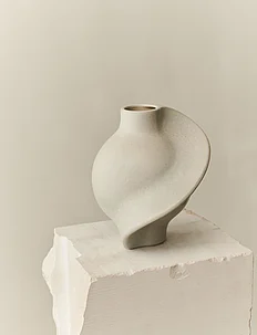 Pirout Vase 01 Vintage Glaze, LOUISE ROE