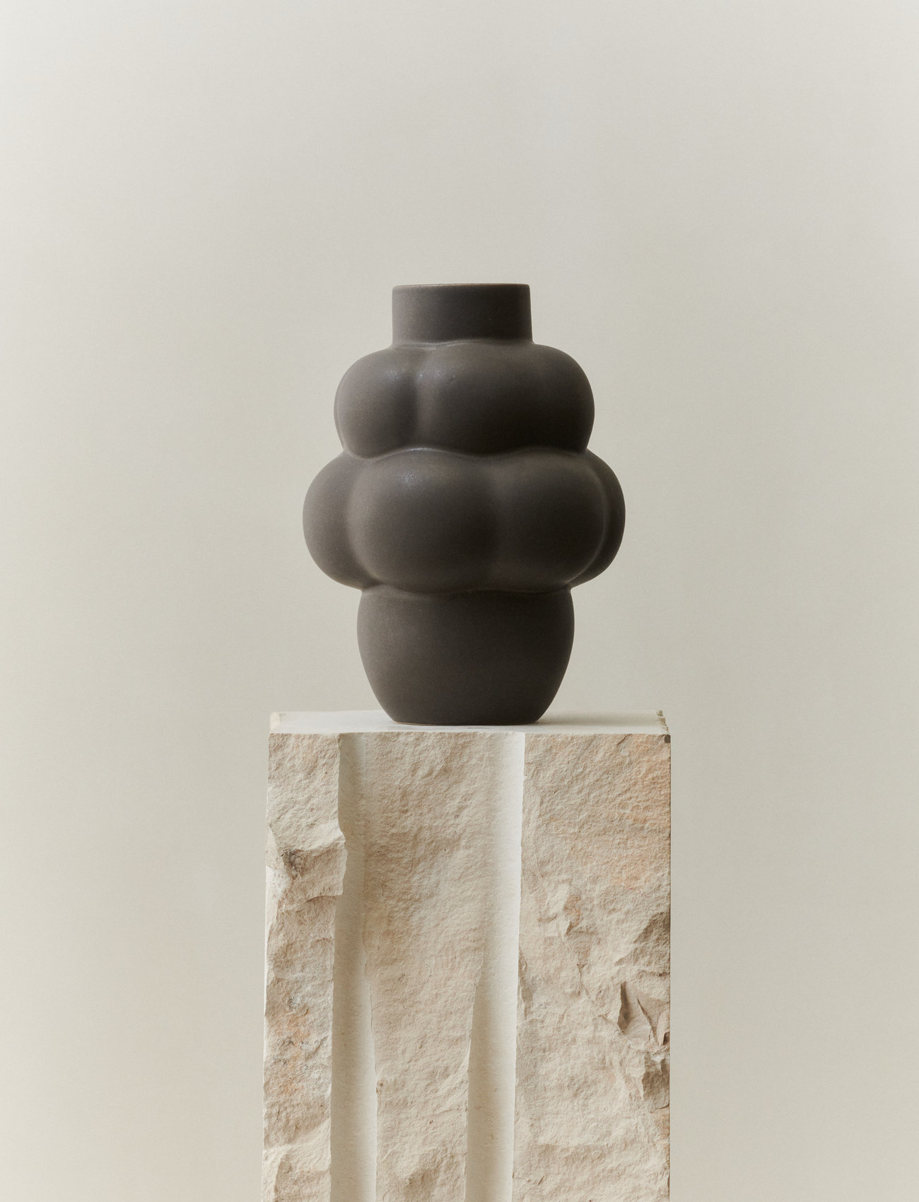 Louise Roe - Ceramic Balloon Vase #04 - syntymäpäivälahjat - mud brown - 1