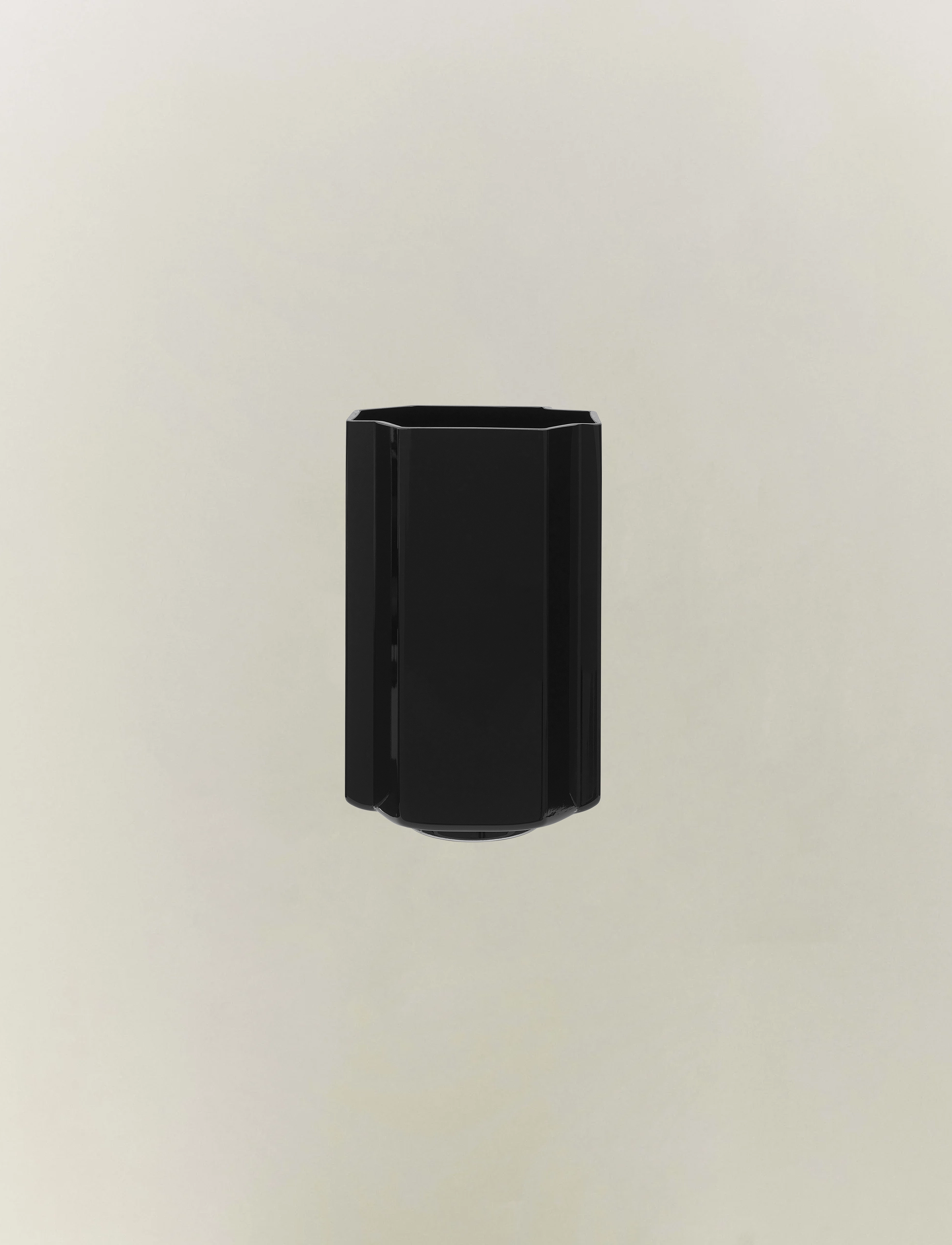 LOUISE ROE Funki Vase Asymmetric, H34 cm, Black, Vaser > Tulipanvaser, Unisex