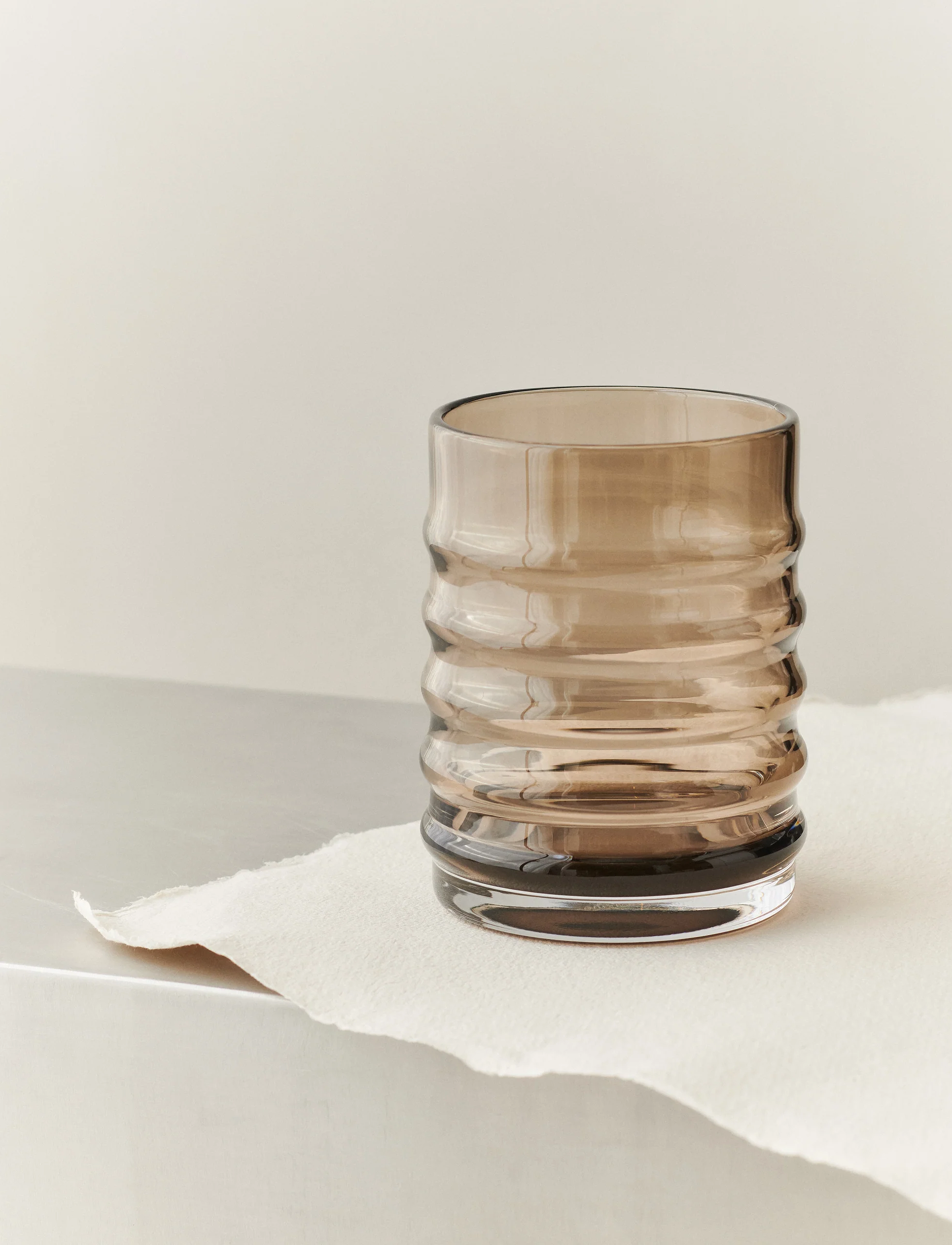 LOUISE ROE Wilma Vase, H19.5 cm, Decoration, Braun - Vases, Homeware