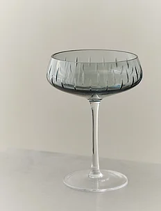Champagne Coupe, LOUISE ROE