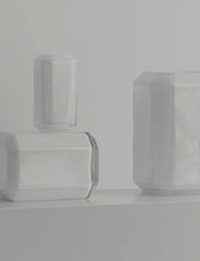 LOUISE ROE - Jewel Vase Small - isot maljakot - opal white - 1