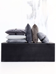 Louise Smærup - Corduroy Cushion Cover - najniższe ceny - light grey - 3