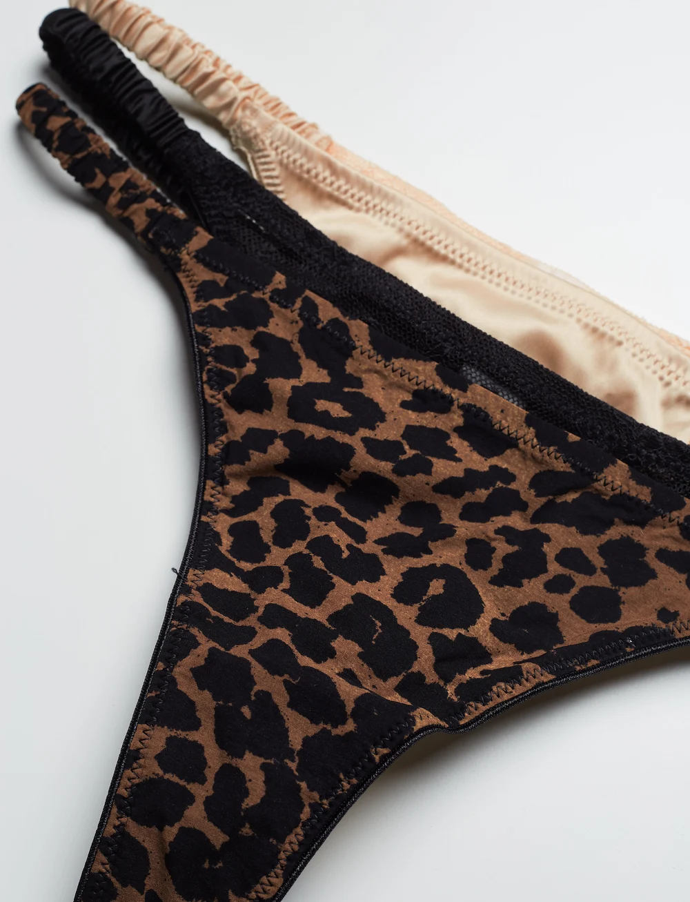 Love Stories - Threesome Roomservice - stringid - multi color - 2