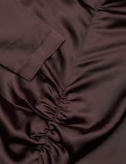 Lovechild 1979 - Anabelle Dress - midi kjoler - brown - 2